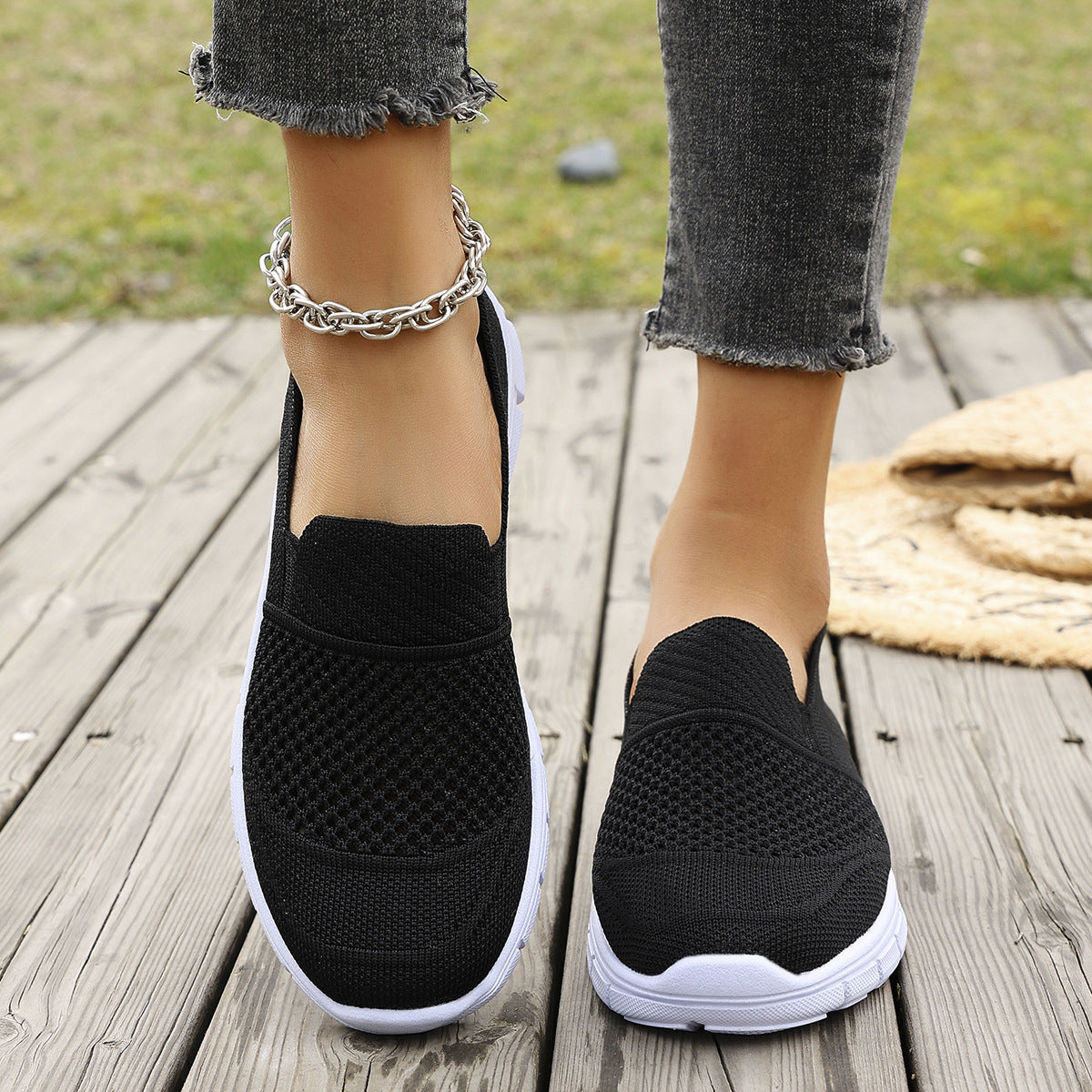 Large Size Mesh Breathable Flat Solid Color Casual Flyknit Pumps Secondary image